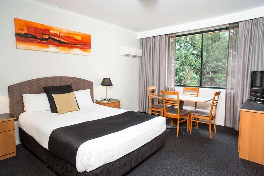 Alpha Hotel Canberra Servis gambar